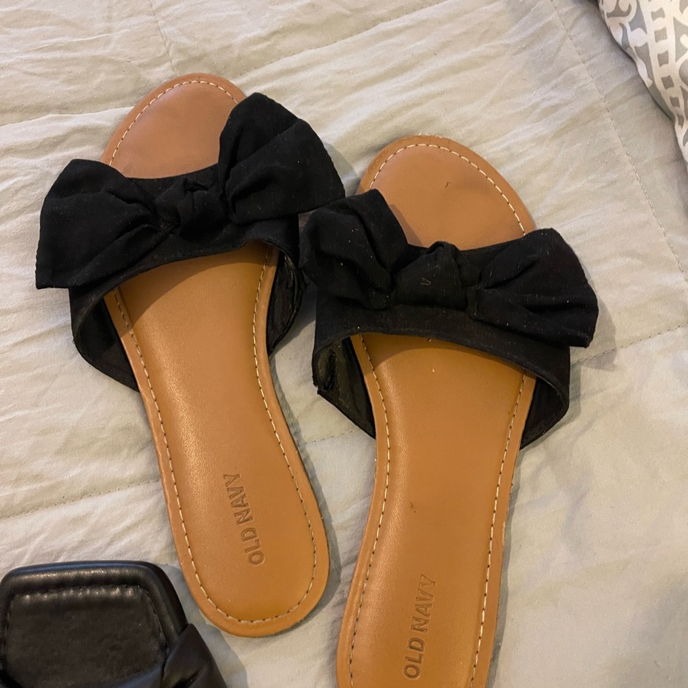 Old Navy Black Bow Sandals